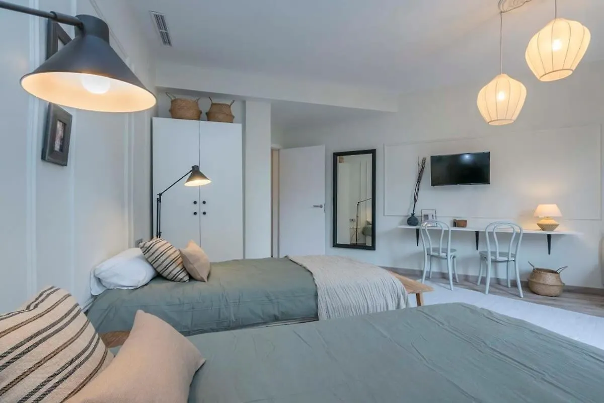 Luxury 4-Bedrooms In Rambla De Catalunya 바르셀로나 아파트