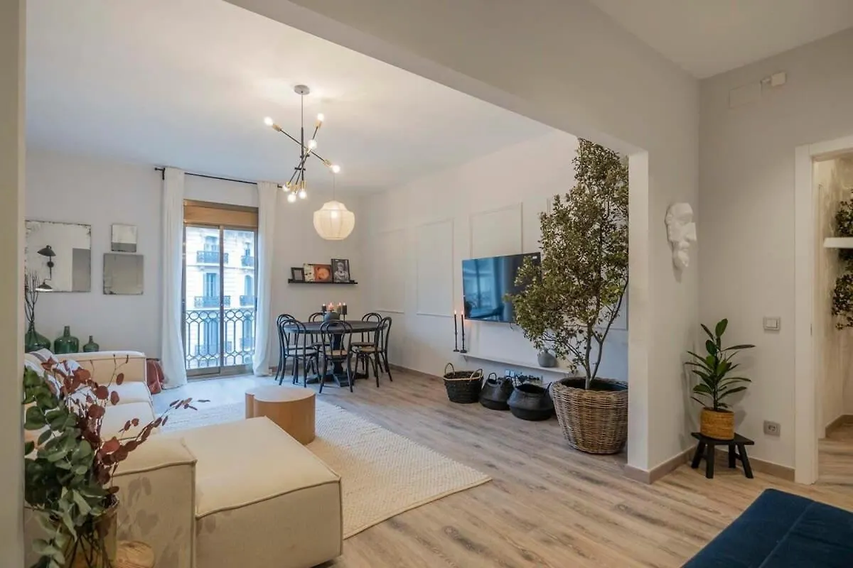דירה ברצלונה Luxury 4-Bedrooms In Rambla De Catalunya ספרד