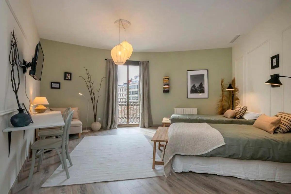 ברצלונה Luxury 4-Bedrooms In Rambla De Catalunya דירה